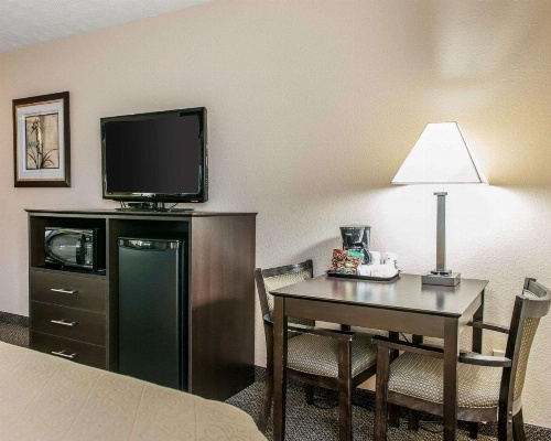 Quality Inn & Suites - Mattoon image 10