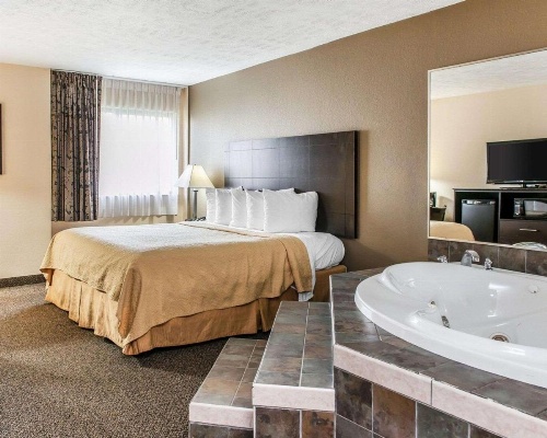 Quality Inn & Suites - Mattoon image 26