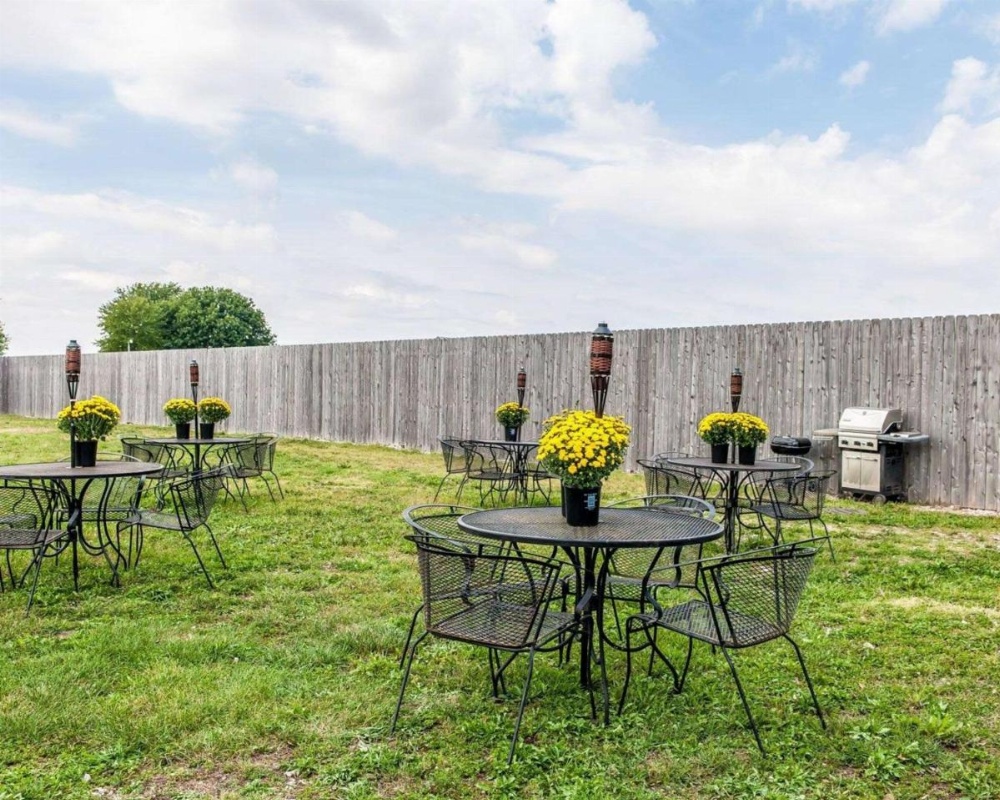 Quality Inn & Suites - Mattoon Image 27